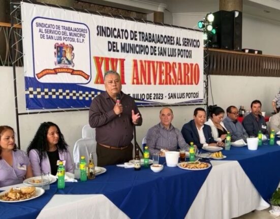 Aumento salarial para la burocracia: Enrique Galindo prefiere cumplir caprichos sindicales