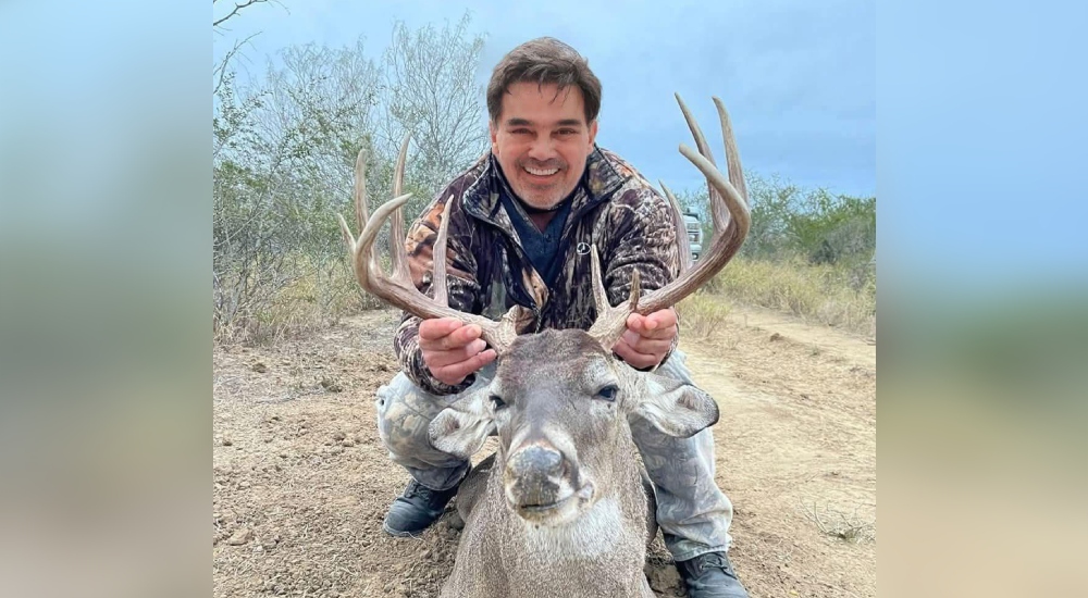 Pato Zambrano simula preocupación por animales en Santa Catarina